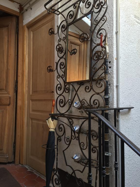 Ferienwohnung Light Filled Penthouse In Old Antibes. Heart Of The Riviera Exterior foto
