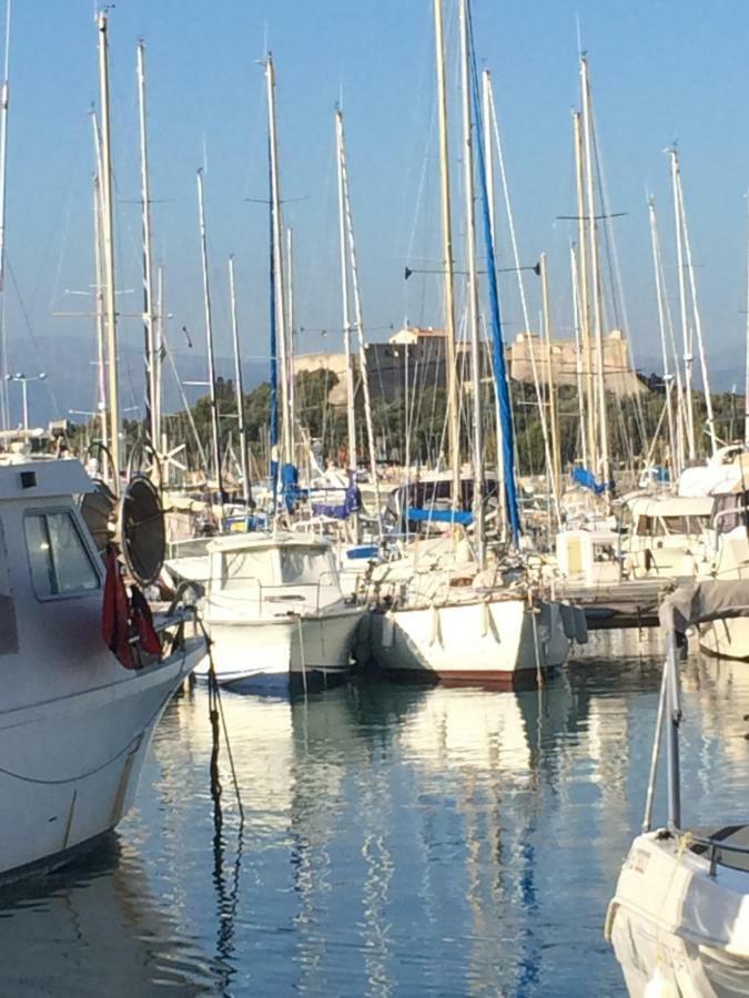 Ferienwohnung Light Filled Penthouse In Old Antibes. Heart Of The Riviera Exterior foto