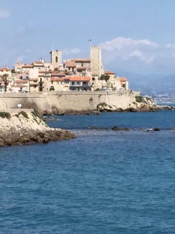 Ferienwohnung Light Filled Penthouse In Old Antibes. Heart Of The Riviera Exterior foto